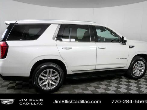Used 2023 GMC Yukon SLT RWD image 2