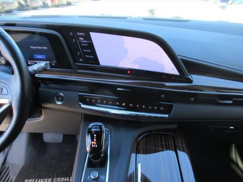 Used 2023 Cadillac Escalade Premium Luxury image 20