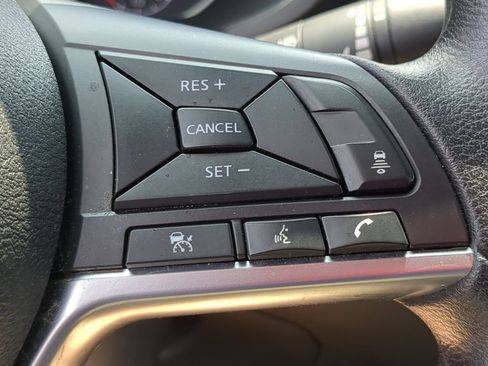 Used 2024 Nissan Sentra SV FWD image 18