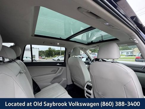 Used 2022 Volkswagen Tiguan SE w/ Panoramic Sunroof Package AWD/4WD image 25