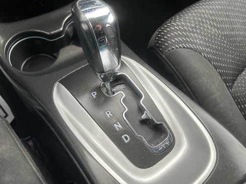 Used 2020 Dodge Journey SE w/ SE Popular Equipment Group FWD image 28