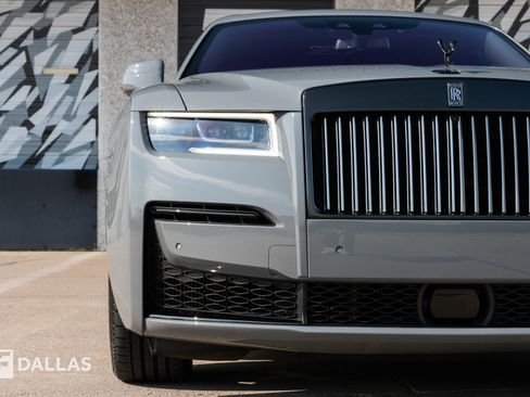 Used 2023 Rolls-Royce Ghost Black Badge w/ Black Badge Ghost Package image 5