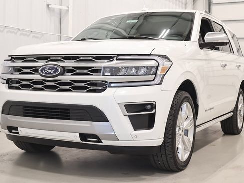 Certified 2024 Ford Expedition Platinum image 6