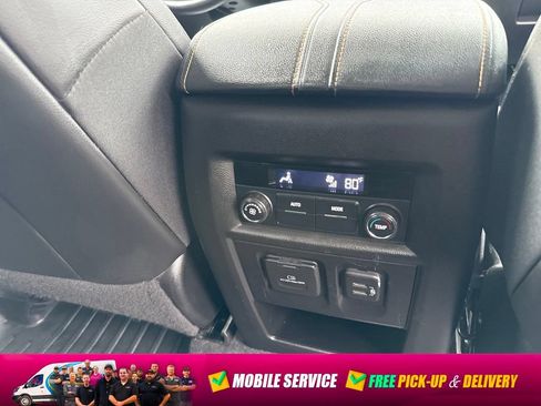 Used 2021 Chevrolet Traverse LT w/ LT Premium Package AWD/4WD image 21