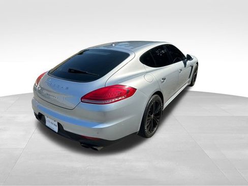 Used 2015 Porsche Panamera 4S image 4