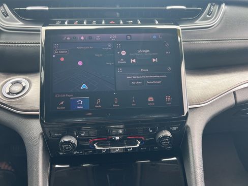 Used 2022 Jeep Grand Cherokee L Limited image 4