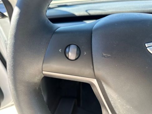 Used 2021 Tesla Model 3 Standard Range Plus image 28