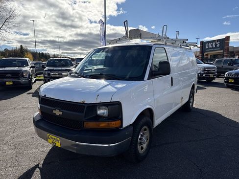 Used 2014 Chevrolet Express 3500 image 2