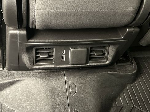 Used 2024 Chevrolet Silverado 1500 LT image 13