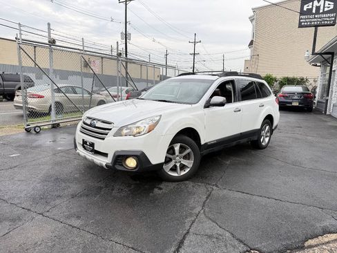 Used 2013 Subaru Outback 3.6R Limited w/ Special Appearance Pkg AWD/4WD image 1