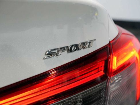 Used 2022 Honda Civic Sport image 12