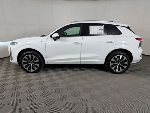 New 2026 Audi Q3 quattro 2.0T AWD/4WD image 2