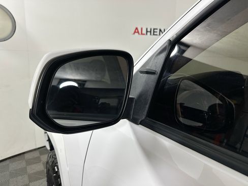 Used 2021 Toyota Tacoma TRD Off-Road image 10