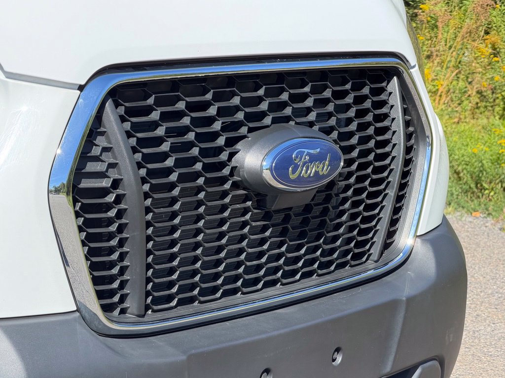 Certified 2025 Ford Transit 250 Low Roof w/ Exterior Upgrade Package RWD image 19