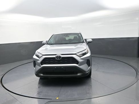 Used 2025 Toyota RAV4 LE AWD/4WD image 25