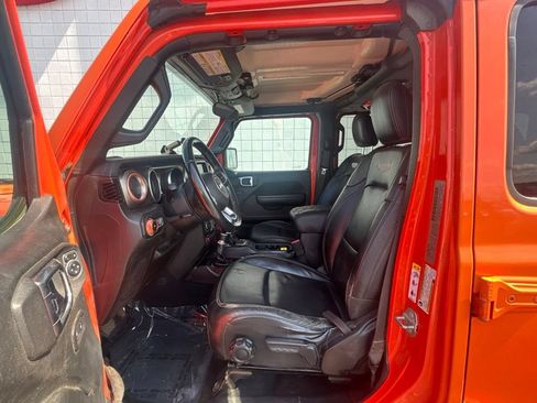 Used 2018 Jeep Wrangler Unlimited Rubicon AWD/4WD image 3