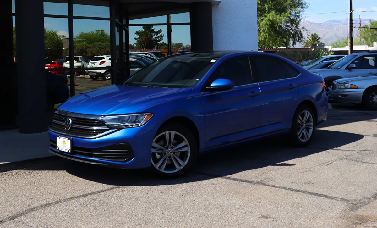 Used 2022 Volkswagen Jetta SE FWD image 2