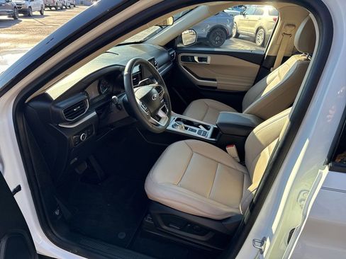 Used 2024 Ford Explorer XLT w/ Equipment Group 202A image 14