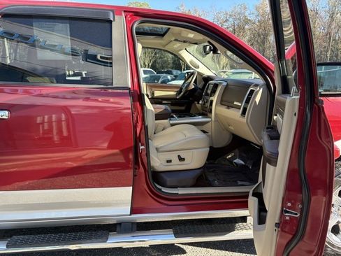Used 2014 RAM 1500 Laramie w/ Convenience Group image 29