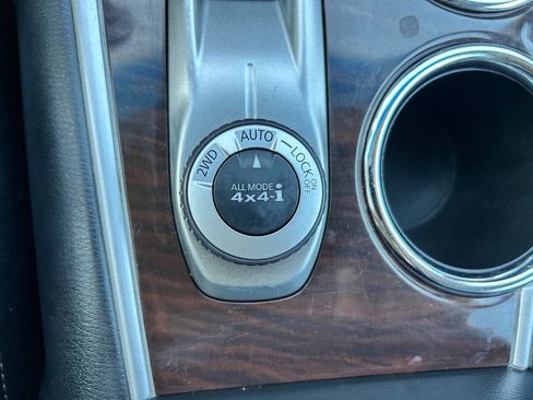 Used 2014 Nissan Pathfinder SL w/ SL Premium Package image 27