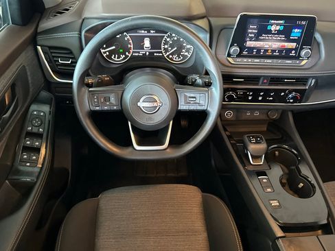 Used 2022 Nissan Rogue S FWD image 11