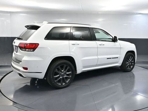 Used 2018 Jeep Grand Cherokee Overland AWD/4WD image 6