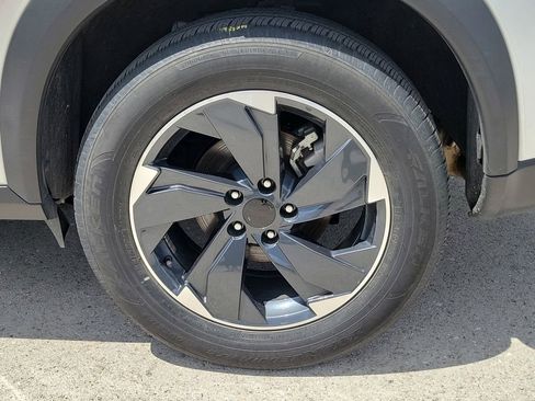 Used 2025 Nissan Rogue SV image 11