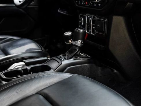 Used 2022 Jeep Wrangler Unlimited Sahara AWD/4WD image 56