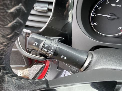 Used 2018 Mitsubishi Outlander SE AWD/4WD image 17