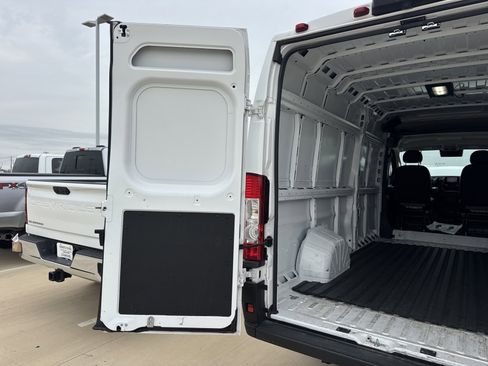 Used 2025 RAM ProMaster 3500 w/ Convenience Group FWD image 17
