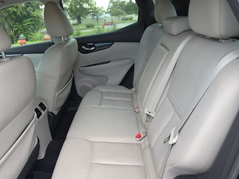 Used 2017 Nissan Rogue Sport SL FWD image 12