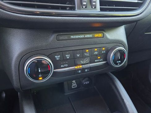 Used 2025 Ford Escape ST-Line FWD image 15