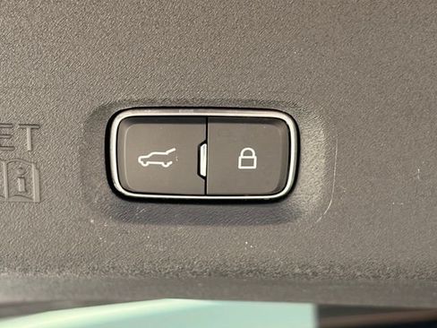 Used 2025 Lincoln Navigator L Reserve AWD/4WD image 16