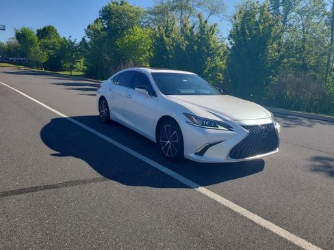 Used 2025 Lexus ES 350 w/ Premium Package FWD image 3