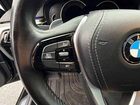 Used 2019 BMW 530e w/ Convenience Package image 19