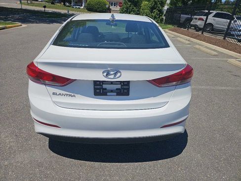 Used 2018 Hyundai Elantra SEL FWD image 8