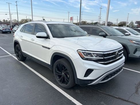 Used 2021 Volkswagen Atlas Cross Sport SEL image 1