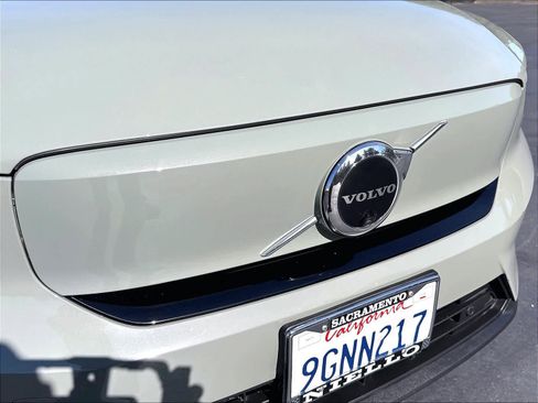 Used 2023 Volvo C40 P8 Recharge Plus AWD/4WD image 33