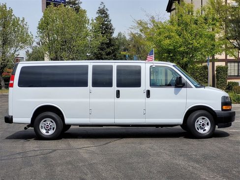 Used 2023 GMC Savana 3500 LS image 4