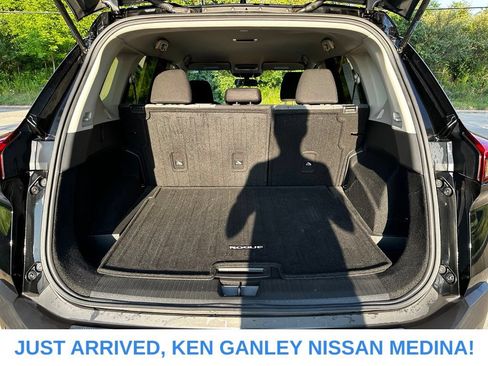 Certified 2023 Nissan Rogue SV AWD/4WD image 17