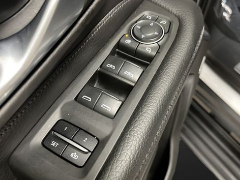 Used 2022 GMC Yukon XL Denali AWD/4WD image 20