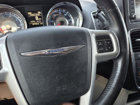 Used 2015 Chrysler Town & Country Touring w/ Driver Convenience Group FWD image 47