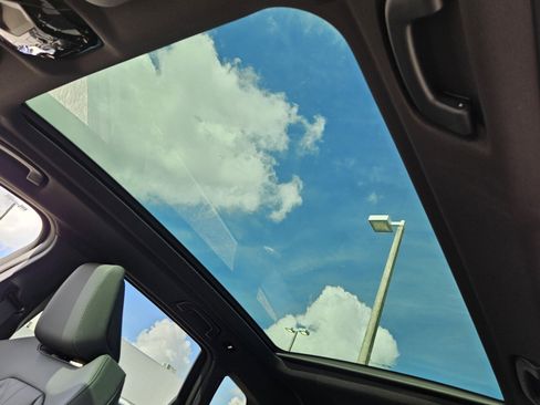 New 2025 BMW X3 xDrive30i w/ Premium Package image 30