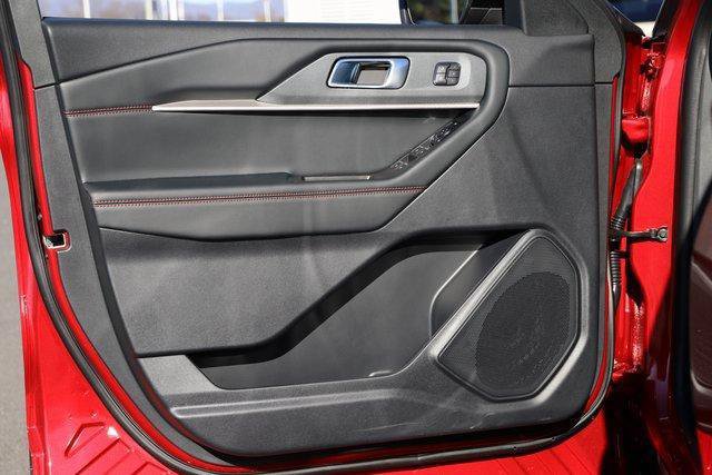 New 2026 Ford Explorer ST-Line w/ ST-Line Street Pack AWD/4WD image 16