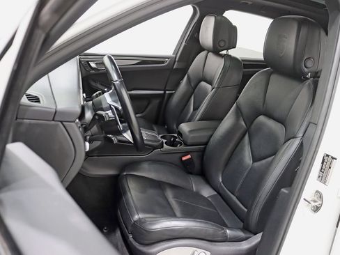 Used 2021 Porsche Macan AWD/4WD image 23