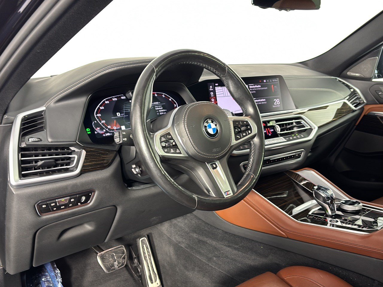 Used 2021 BMW X6 M50i w/ Executive Package AWD/4WD image 4