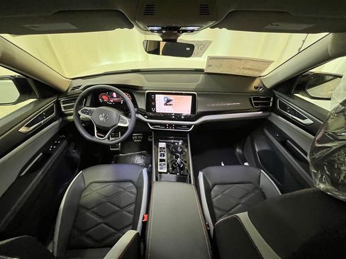 New 2026 Volkswagen Atlas Peak Edition AWD/4WD image 13