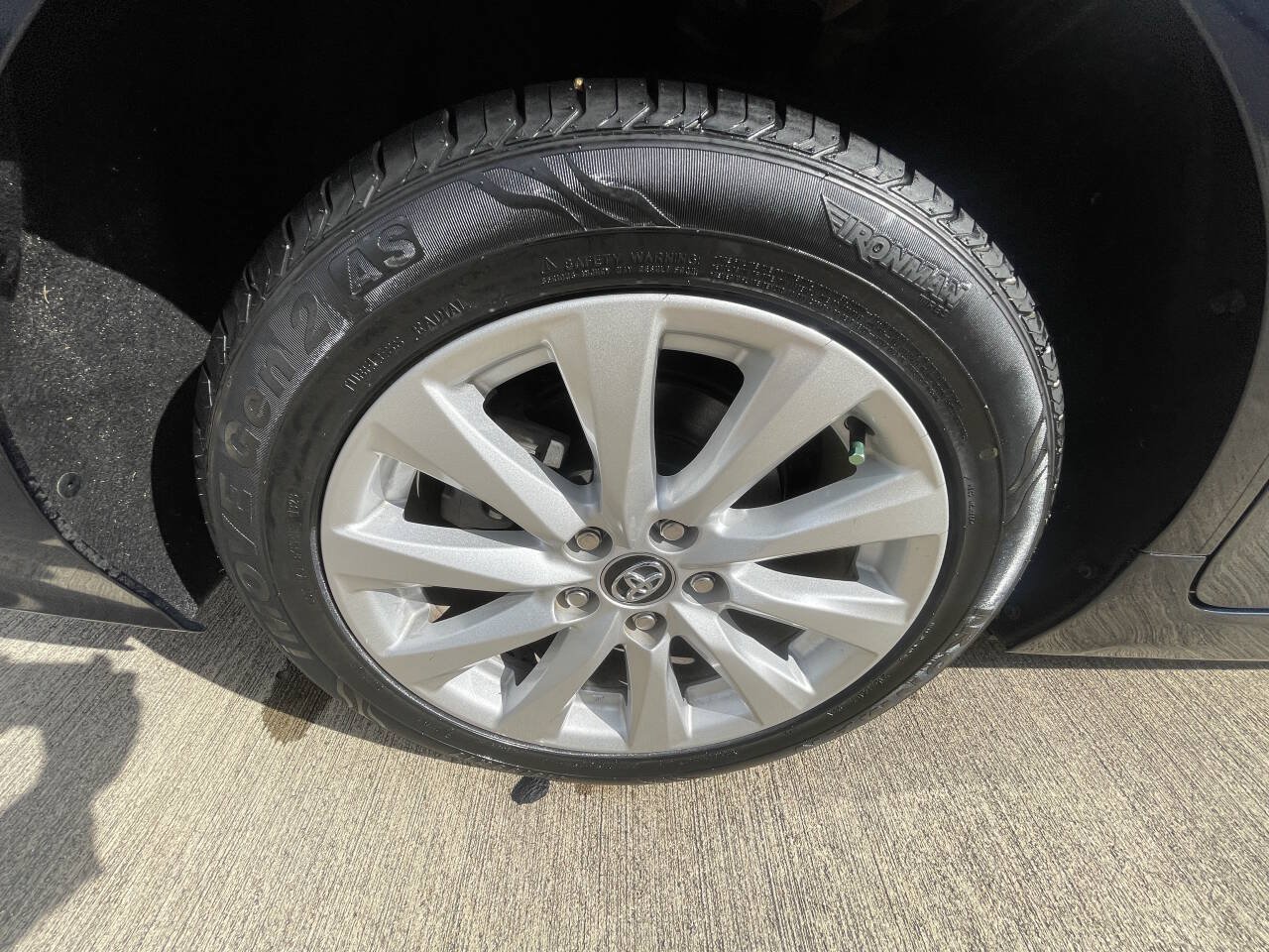 Used 2020 Toyota Camry LE FWD image 18
