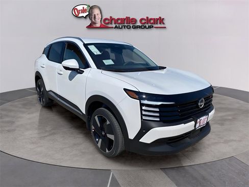 New 2026 Nissan Kicks SR image 8