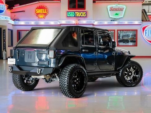 Used 2017 Jeep Wrangler Unlimited Sport AWD/4WD image 3